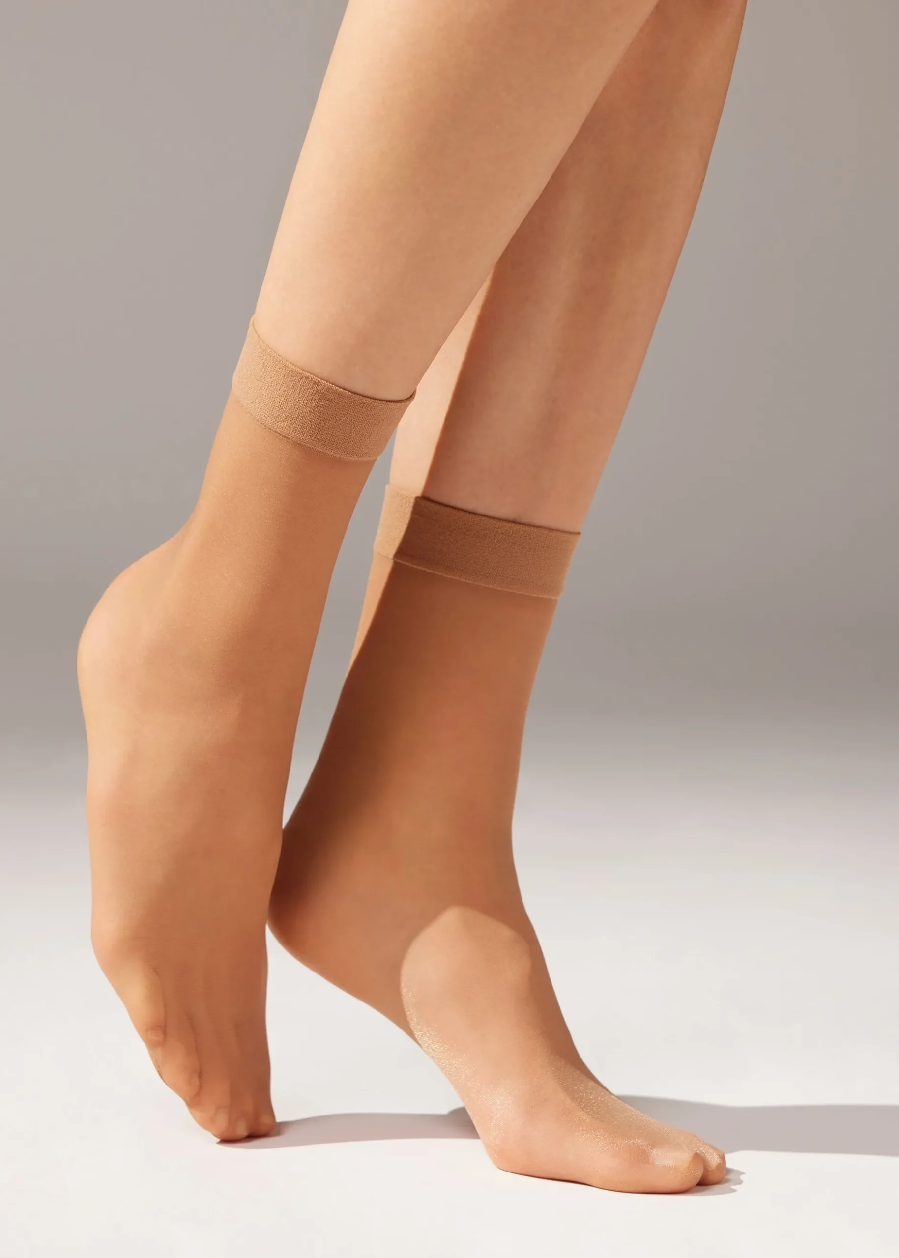 Women Calzedonia 20 Denier Sheer Socks